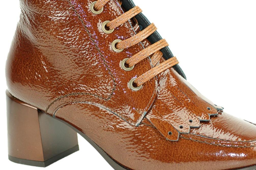 Botines con tacón Pitillos 10833 de color cuero