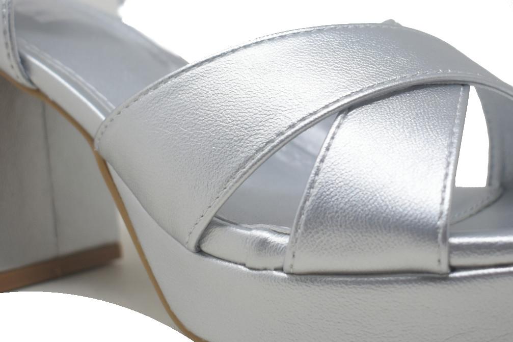 Sandalia de tacón con plataforma Xti 145288 en plata