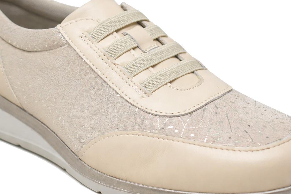 Zapatos deportivos Pitillos 11034 en color beige para mujer