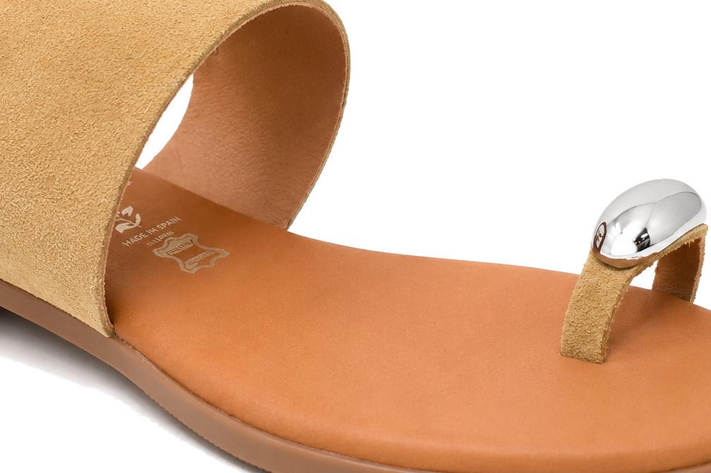 Sandalias Planas de Dedo Oh! My Sandals 5862 arena para mujer