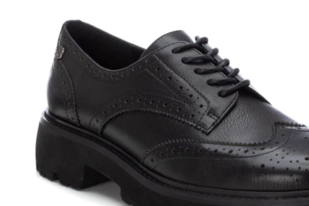 Zapatos con cordones Carmela 161953 en negro para mujer