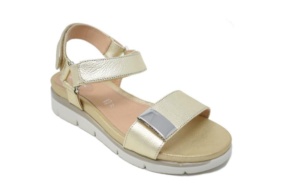 Sandalias planas Stonefly Elody 9 216130 en oro para mujer