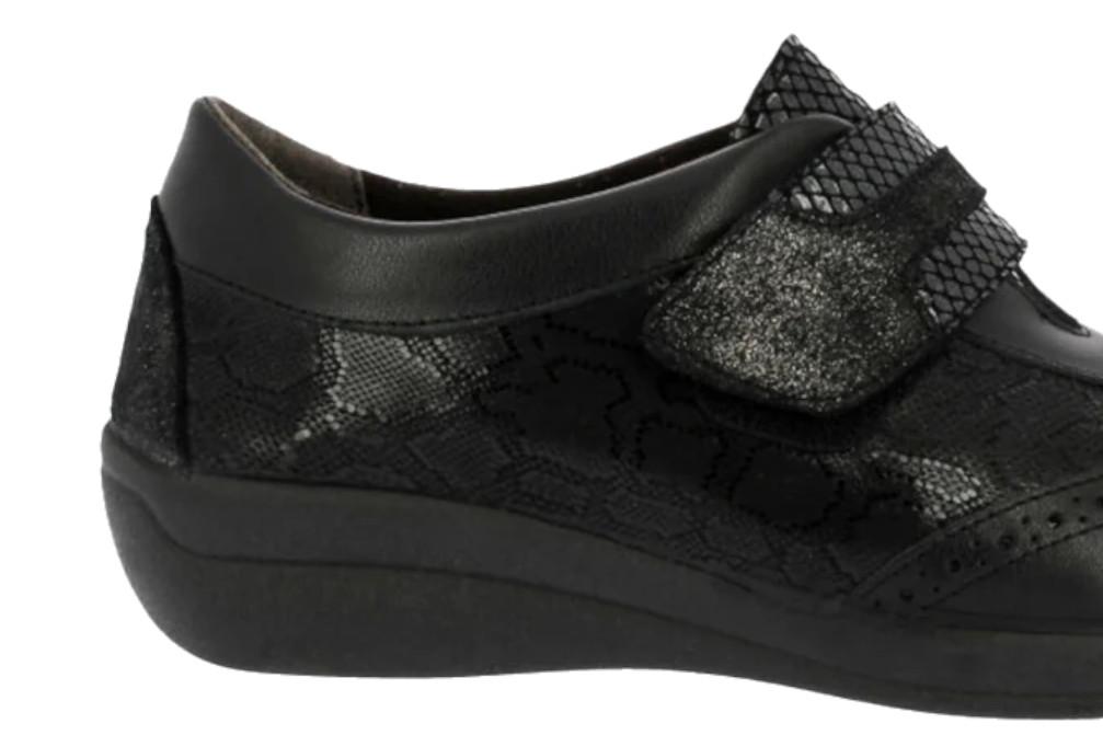 Zapatos cómodos Doctor Cutillas 45351 de color negro