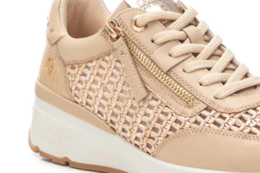 Zapatillas deportivas Carmela 162326 en beige para mujer