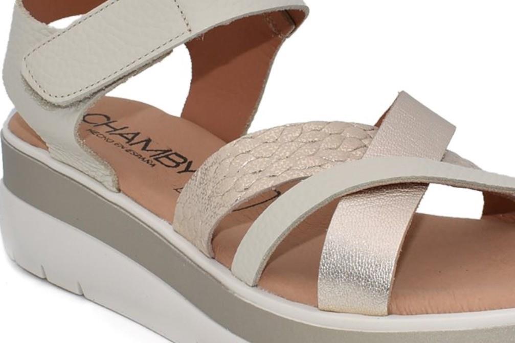 Sandalias con cuña Chamby 912 en beige para mujer