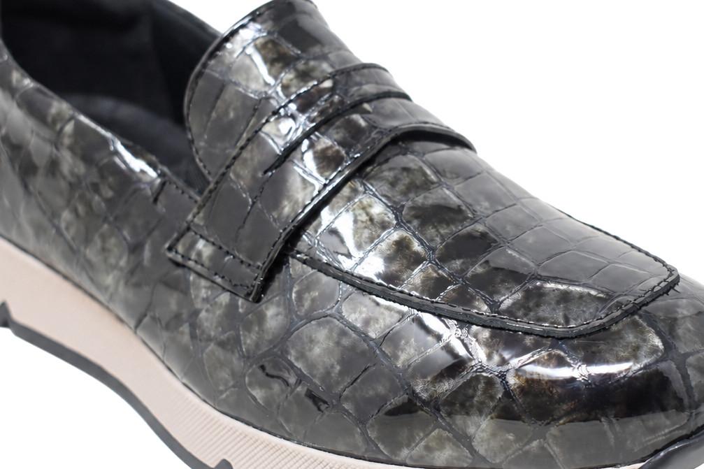 Mocasines cómodos Doctor Cutillas 82837 negros para mujer