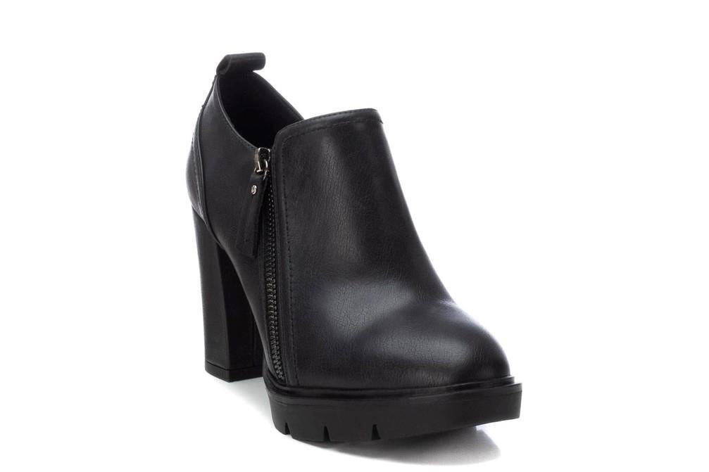 Zapatos de tacón XTI 142989 en negro para mujer