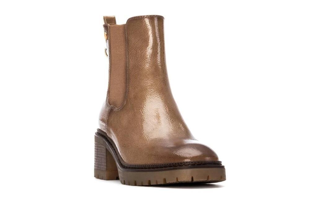 Botines de tacón chelsea XTI 144277 en beige