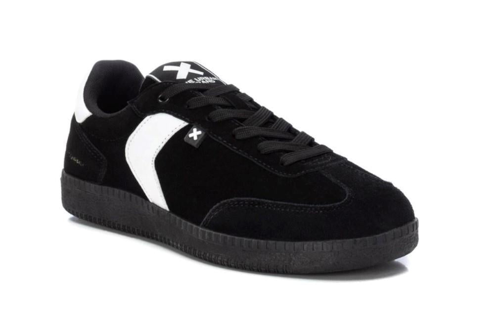 Zapatilla deportiva Xti 143396 en negro para hombre