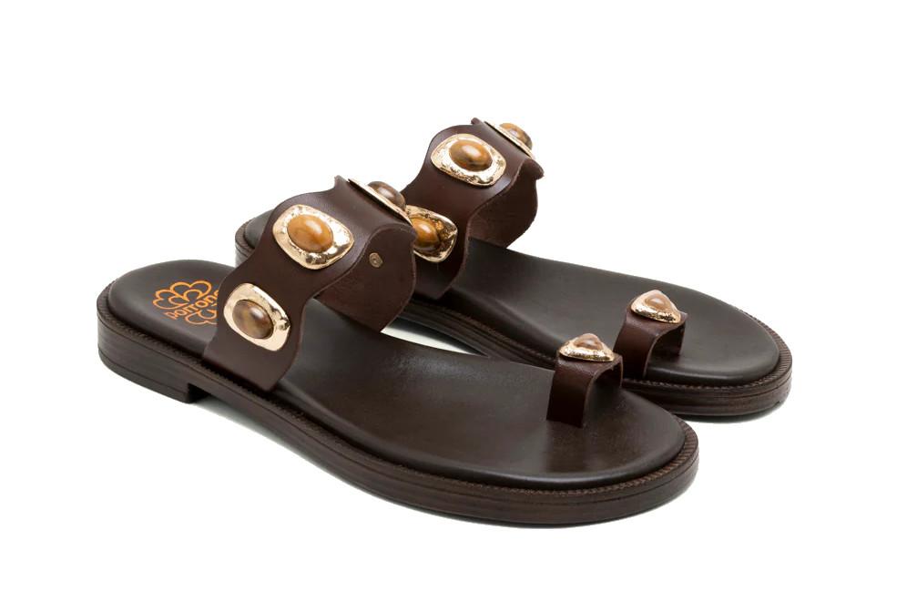 Sandalias Planas Porronet Celine Mujer Piel Moka – Elegancia con Pedrería y Detalles Metalizados