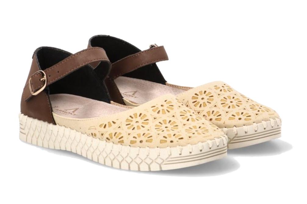 Bailarina Confort Etika by ARMONY 63318 Beige para Mujer con Hebilla y Suela Plana