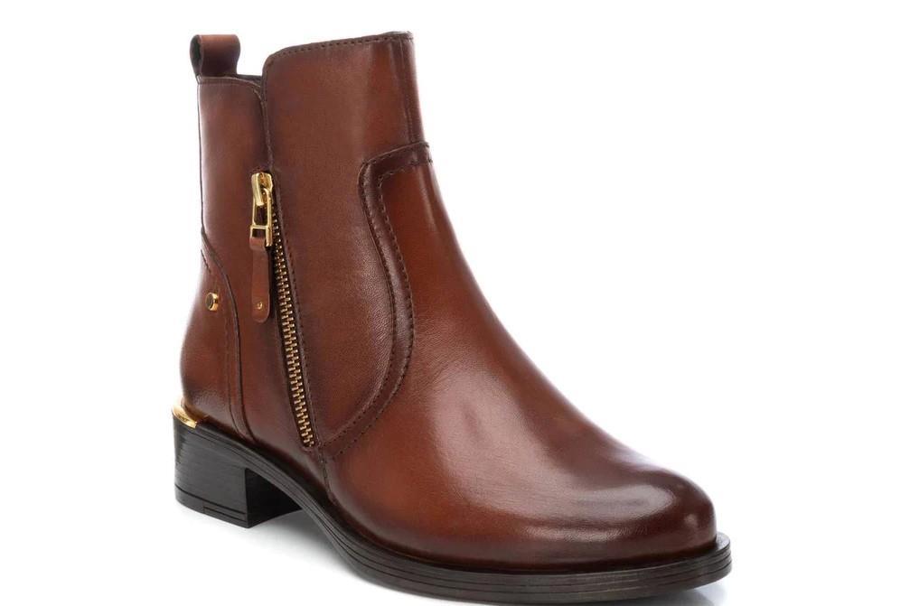 Botines Chelsea Carmela 162017 en camel para mujer