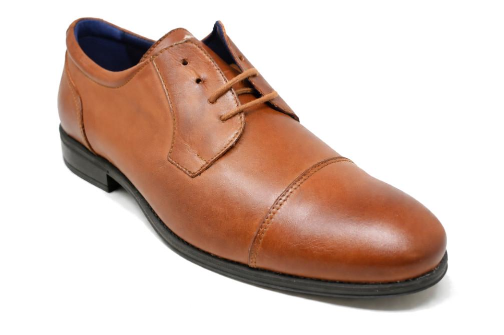 Zapatos con cordones de vestir Pitillos 40310 en color cuero