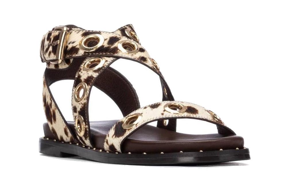 Sandalias planas romanas Carmela 162389 Animal Print para mujer | Sandalias Planas Elegantes y Cómodas