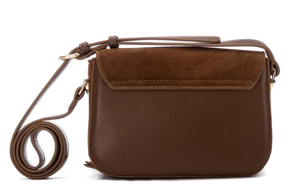 Bolso Bandolera Carmela 186238 Camel con Flecos y Tachas