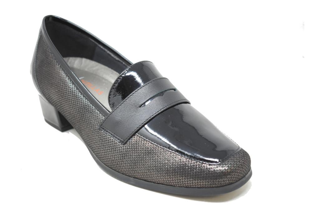 Mocasines con tacón cómodos Doctor Cutillas 81736 de color negro