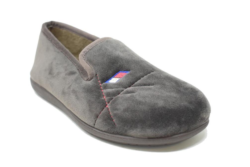 Zapatillas de casa cerradas X Patri 354 en marrón