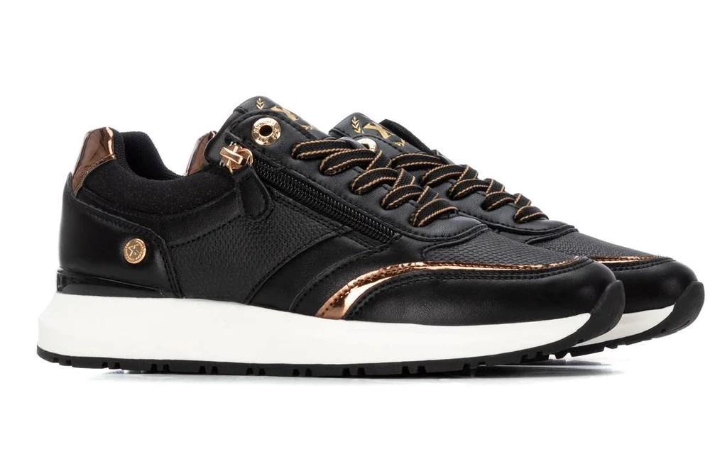 Zapatillas deportivas planas XTI 144183 en negro
