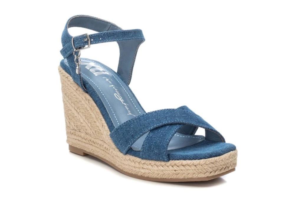 Sandalias con cuña XTI 142768 en jeans para mujer