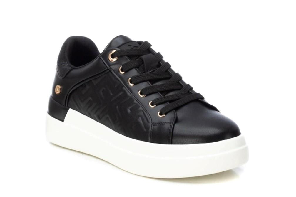 Zapatilla deportiva Xti 142954 en negro para mujer