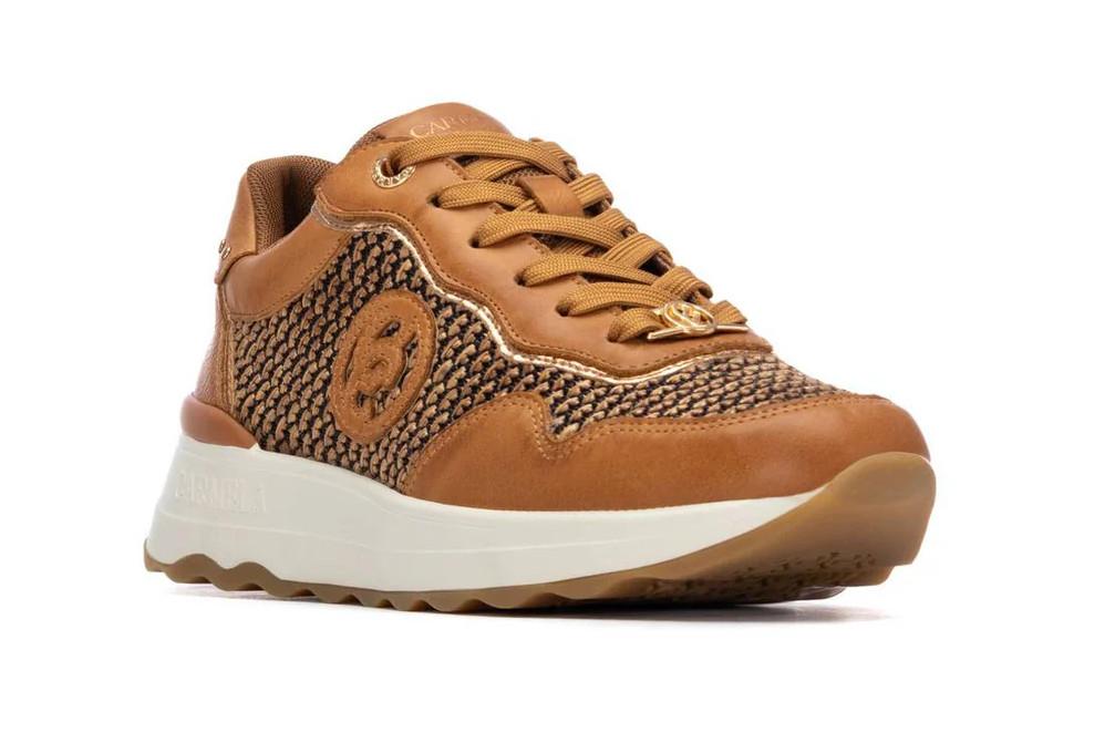 Zapatillas con cuña Carmela 163239 para mujer en camel