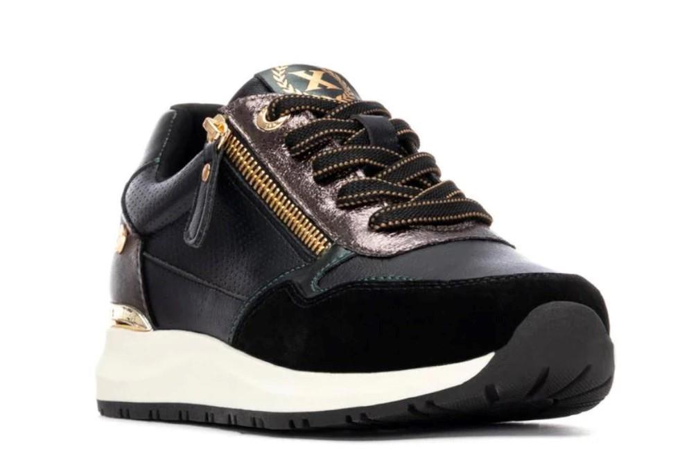 Zapatillas deportivas  XTI 144218 en negro