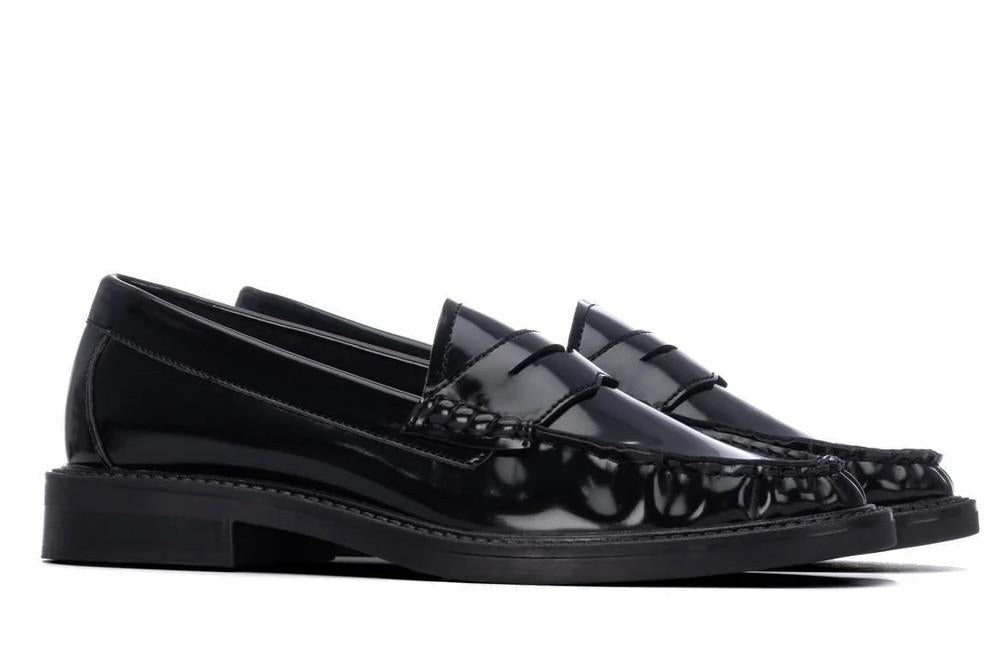 Mocasines planos XTI 146021 en negros para  mujer