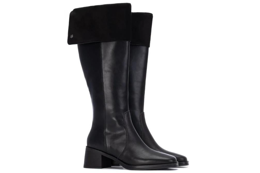 Bota alta con tacón bajo Carmela 162691 en negro