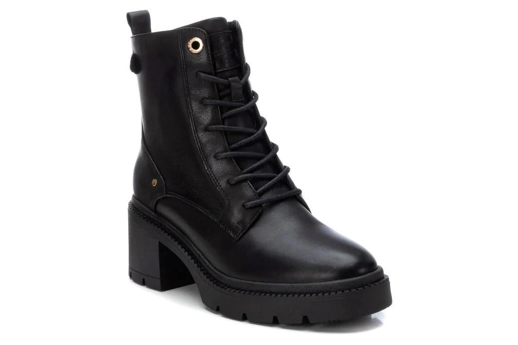Botines con cordones Carmela 161914 en negro para mujer