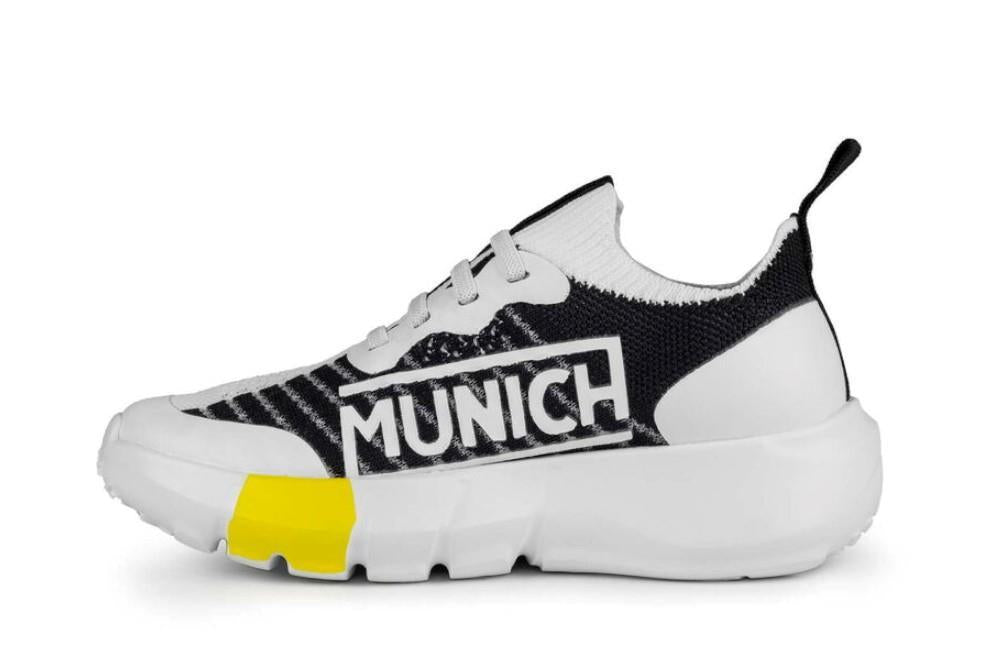 Zapatillas deportivas Munich Jony Kid 8023001 en blanco