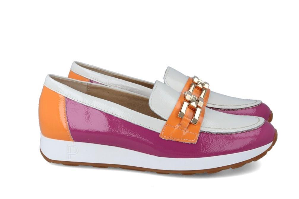Mocasines de piel de charol Pitillos 5675 en color fuxia