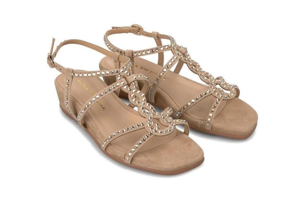 Sandalias con cuña baja Alma en Pena V2551770 en sand para mujer