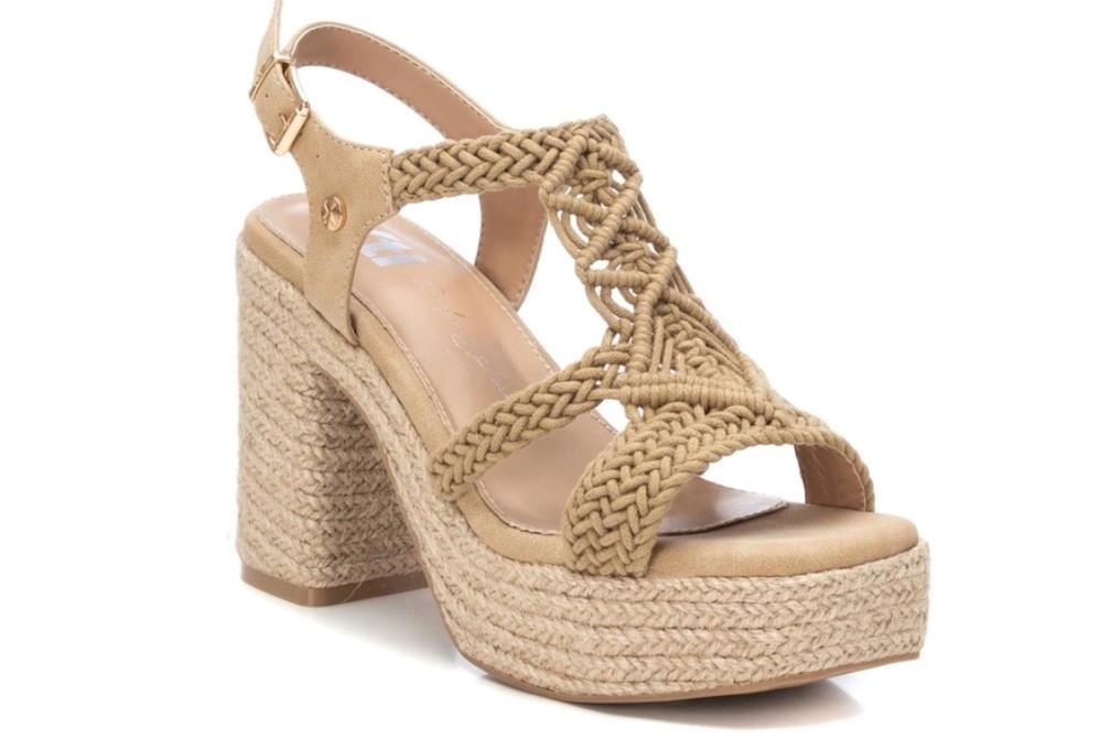 Sandalias tacón XTI 142839 en beige para mujer