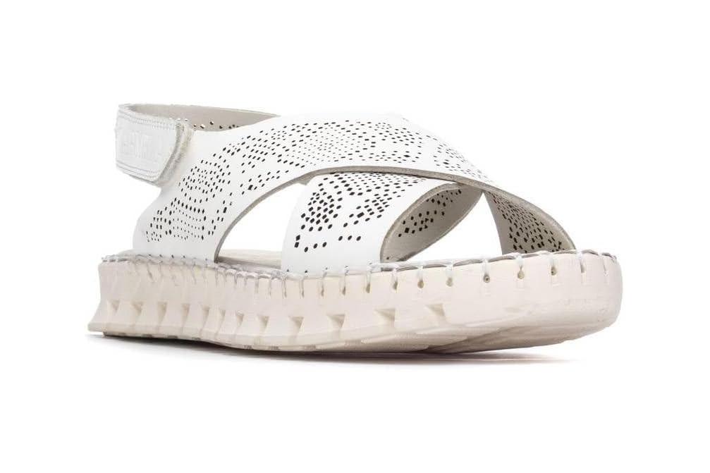 Sandalias planas Carmela 163216 blanco de Piel con Tiras Cruzadas para mujer