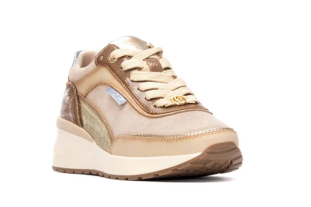 Zapatillas deportivas Carmela 162652 en color beige