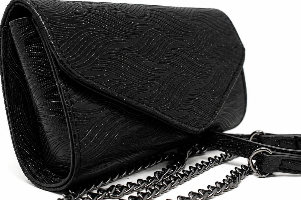 Bolso de Fiesta Menbur AMB09  tipo cartera de mano Negro Metalizado con Cadena