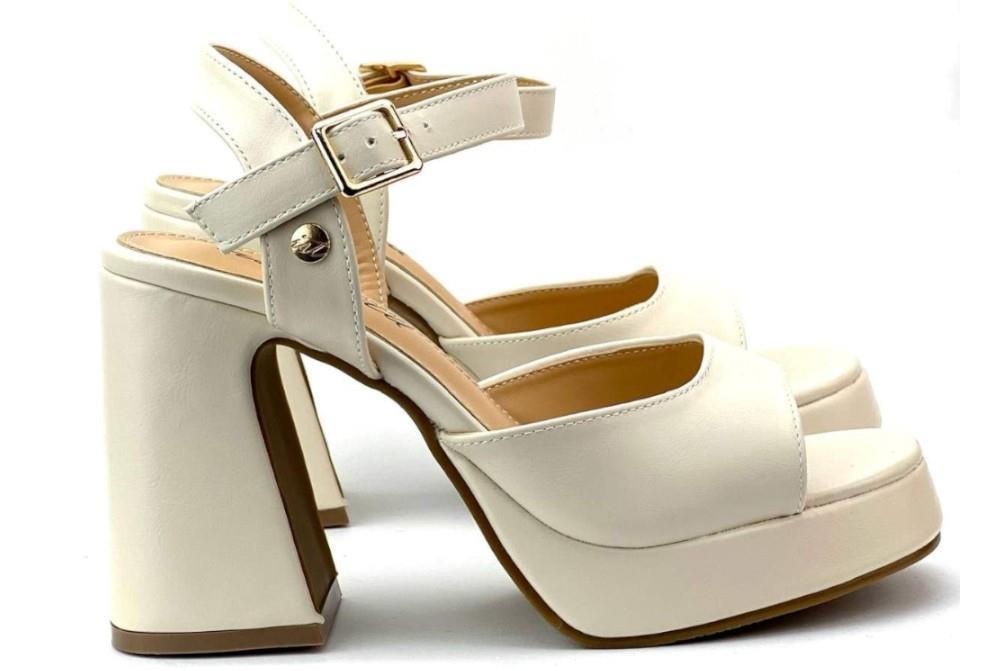 Sandalias de fiesta Isteria 23048 en beige para mujer