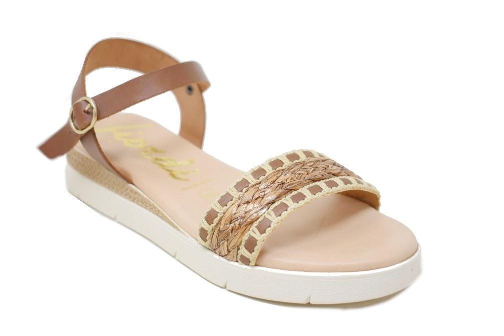 Sandalias planas Fiordi 153 en color cuero