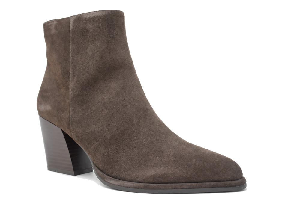 Botines de ante marrón oscuro estilo western con tacón Regarde le Ciel Eithel-02