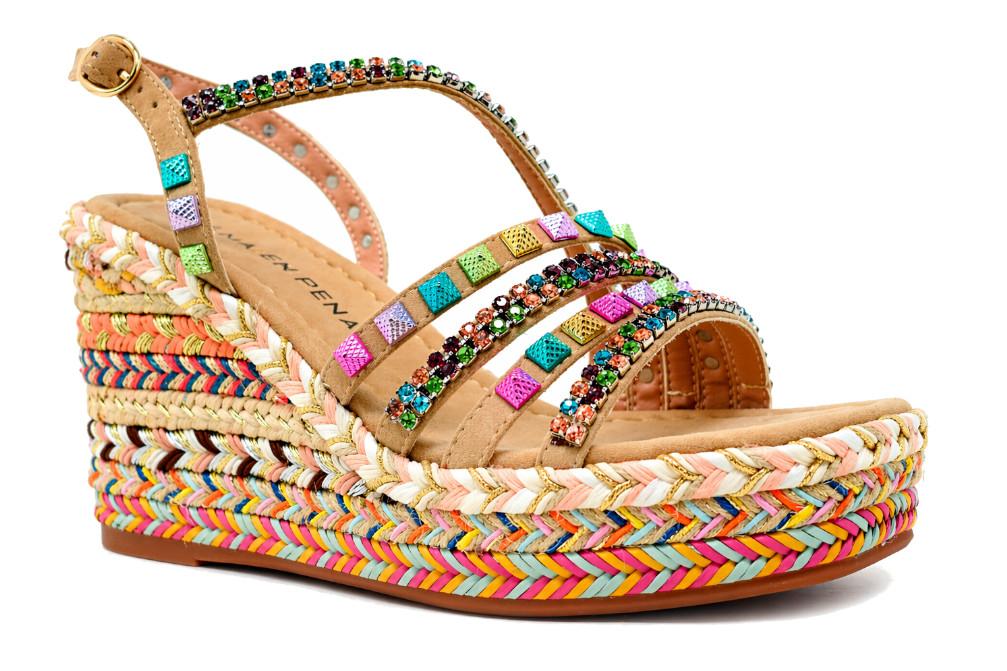Sandalias con cuña alta de esparto Alma en Pena V2651205 multicolor con pedrería