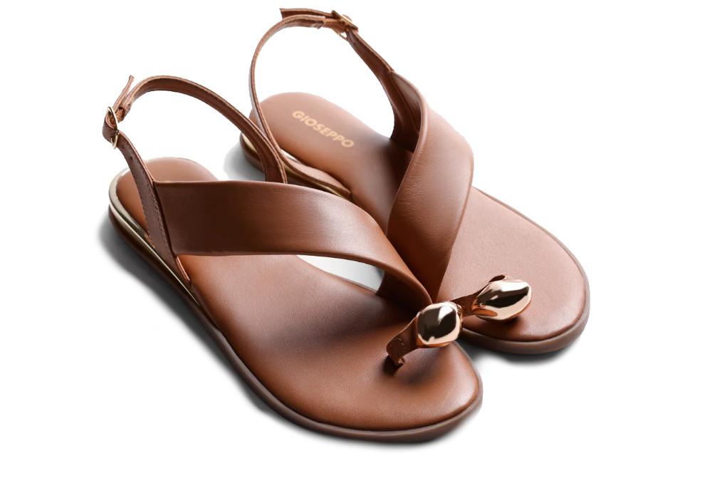 Sandalias Planas Gioseppo 79072 Stony en cuero de Piel con Anillo Joya y Detalles Metalizados para Mujer