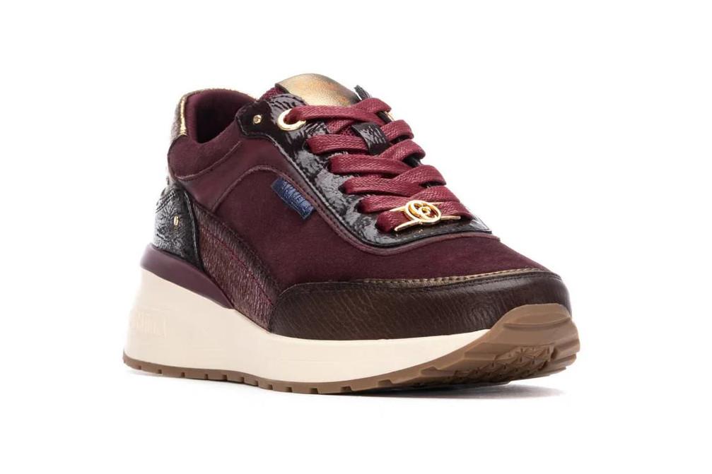 Zapatillas deportivas Carmela 162652 en color burdeos