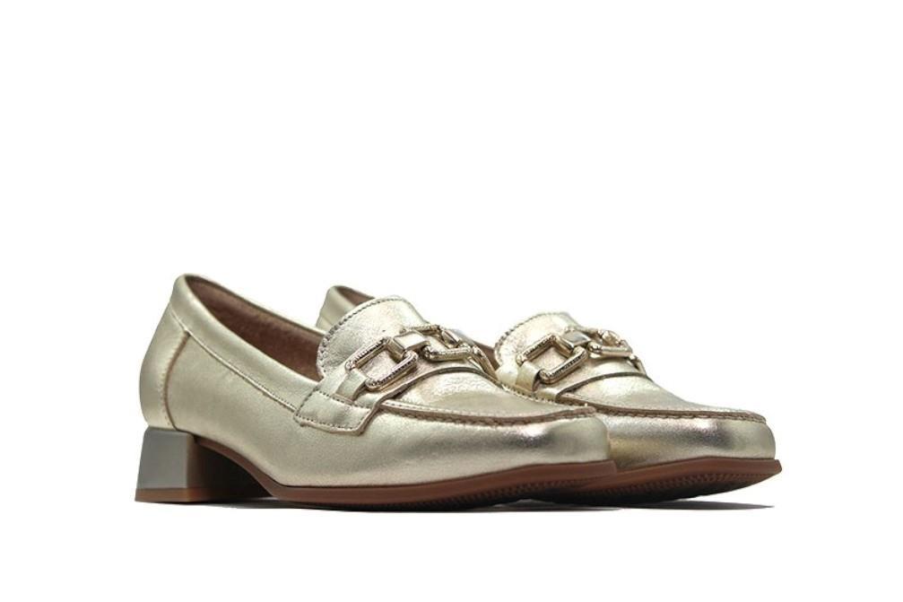 Mocasin Pitillos 5771 para mujer en color oro
