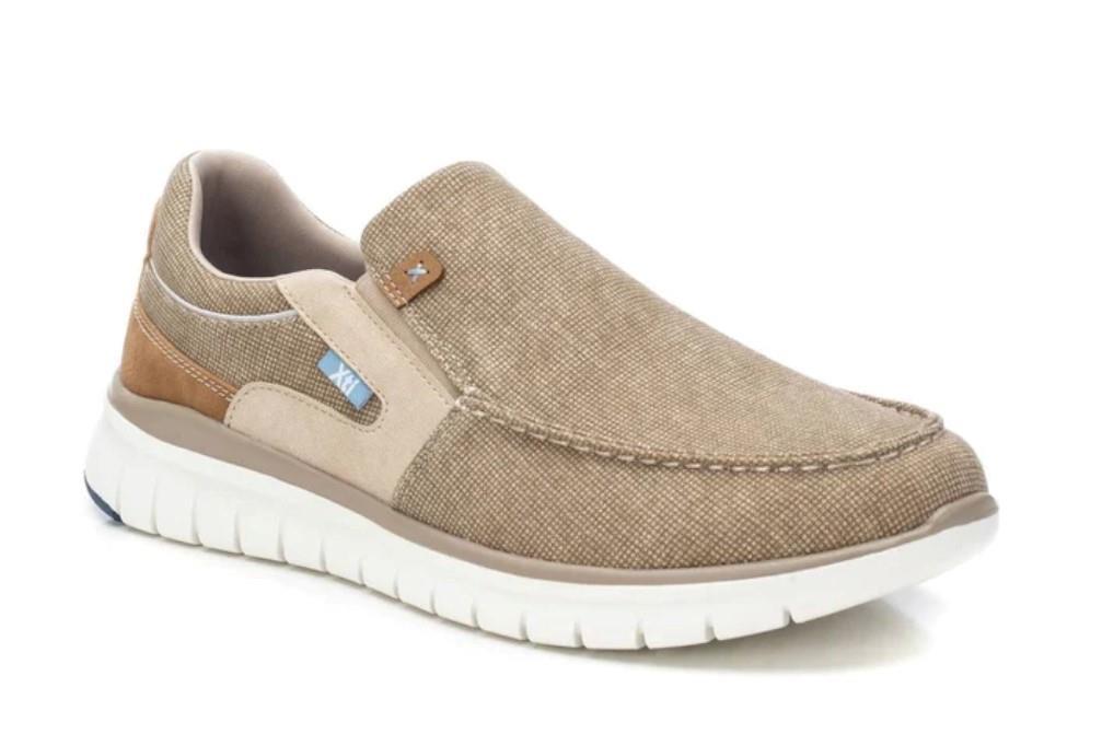 Zapatos náuticos XTI 143581 en taupe para hombre