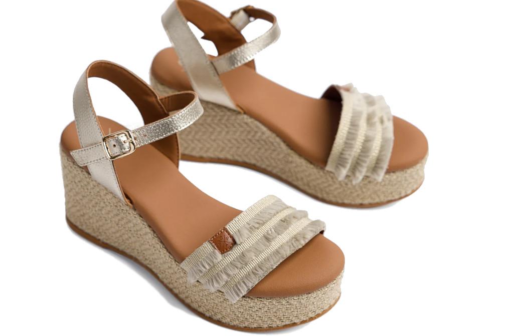 Sandalia con cuña Popa Arambol oro con Flecos y Yute para mujer