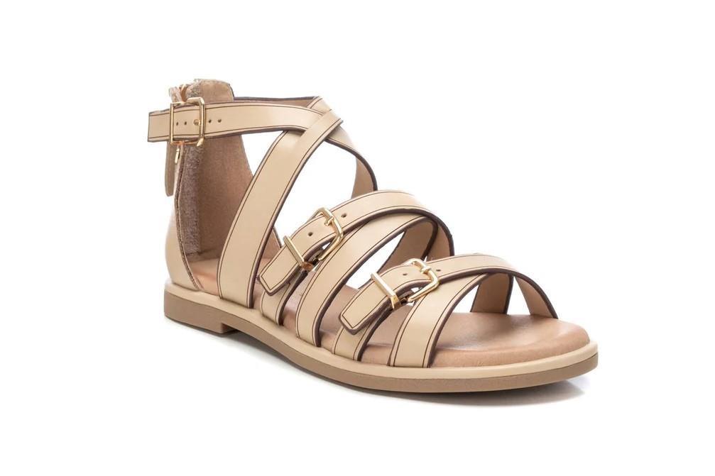 Sandalias planas Carmela 161487 en beige para mujer