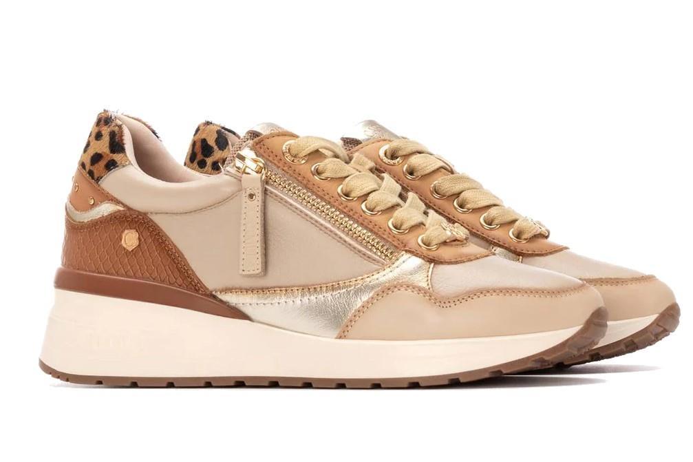 Zapatillas deportivas Carmela 142442 en beige para mujer