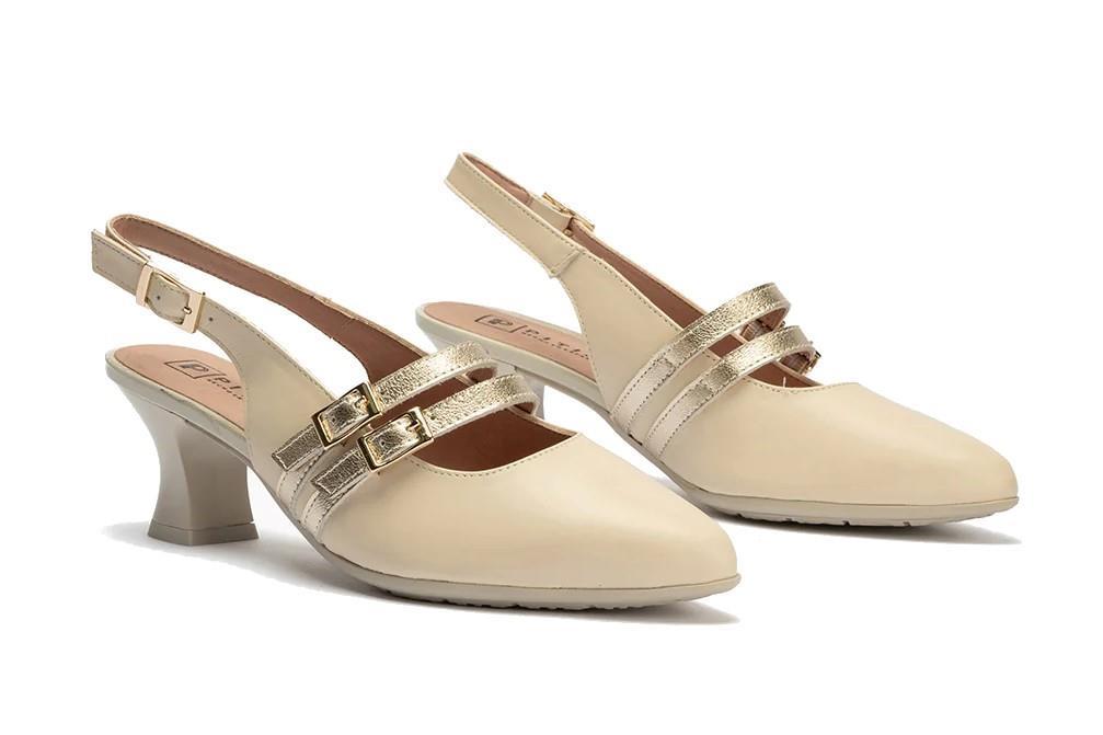 Zapatos de salón destalonados Pitillos 10517 en beige para mujer
