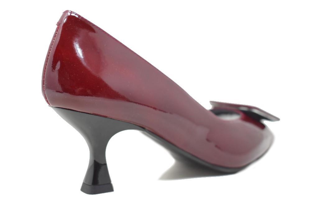Zapatos de tacón bajo Joni 29166 en color burdeos
