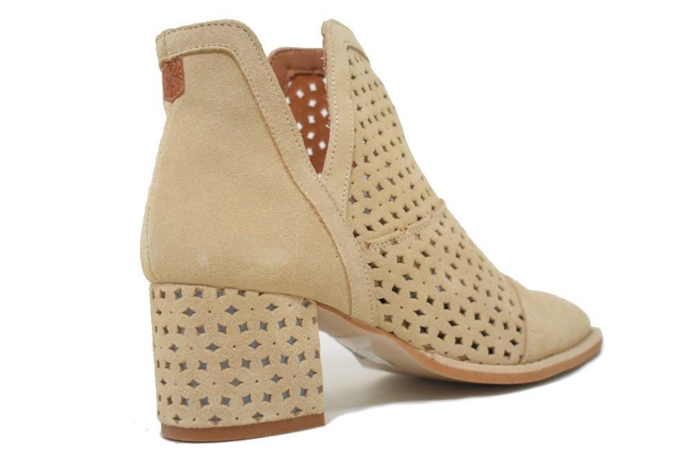 Botín picado Popa Azahara en beige para mujer